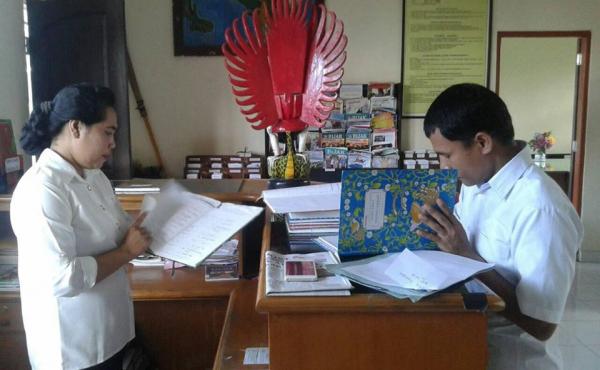 Pendataan Perpustakaan Sekolah di SMPN 1 Tembuku