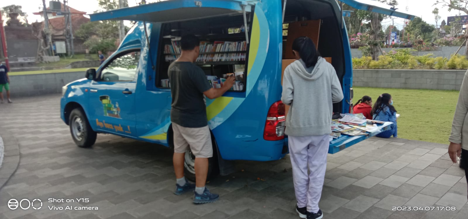 Aktifitas Pojok Baca di Alun-alun Kota Bangli