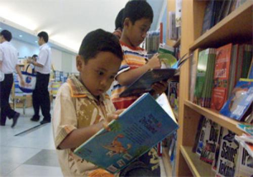 Menumbuhkan Minat Baca Anak Usia Sekolah