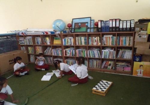 AGAR SI KECIL SEMAKIN GEMAR MEMBACA