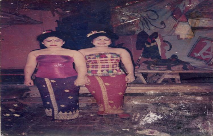 Arsip Statis Seniman Drama Gong : Ni Wayan Sirat