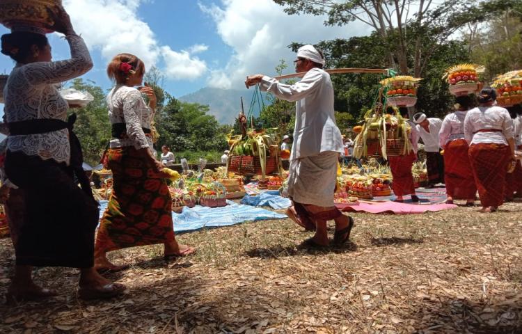 Arsip Statis : Tradisi Ngusabha Tegen/Tatag Desa Kedisan, Kintamani
