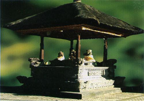 Palinggih Lingga-Yoni