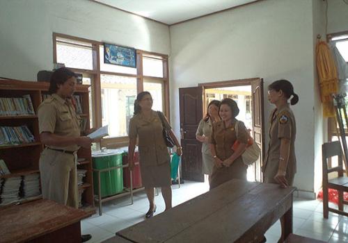 Pembinaan Pengelola Perpustakaan di SDN 3 Sulahan
