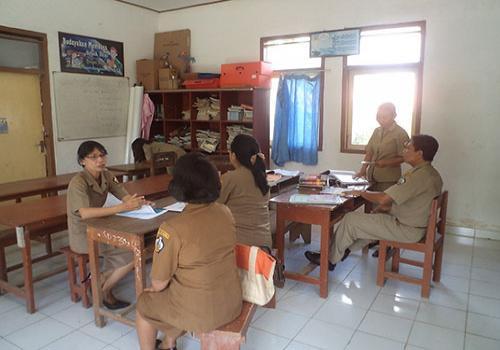 Pembinaan Pengelola Perpustakaan di SDN 3 Sulahan
