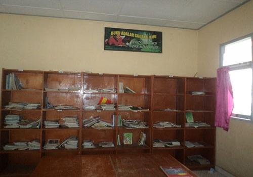 kondisi perpustakaan SDN 1 Tamanbali