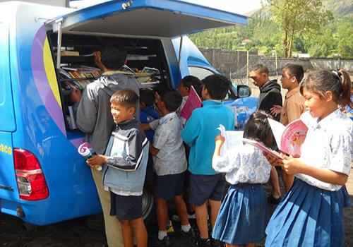 Perpustakaan Keliling Di SDN 5 Songan