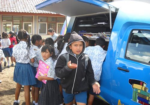 Perpustakaan Keliling Di SDN 5 Songan