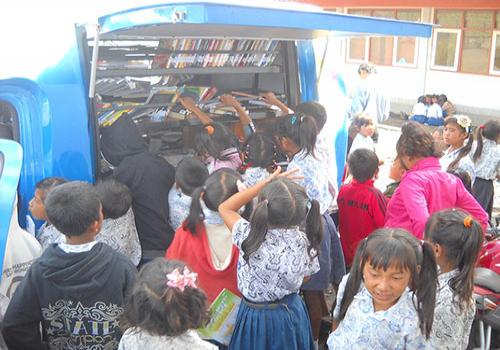 Perpustakaan Keliling Di SDN 5 Songan